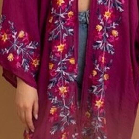Lightweight Boho Festival Floral Embroidered Anemone Kimono Fuchsia - Picture 2 of 5